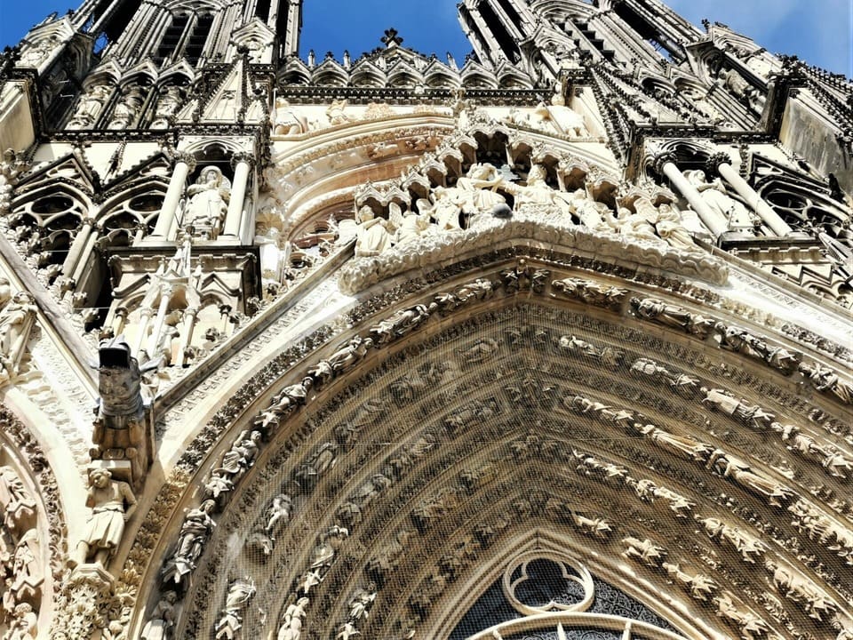 Detalhe da fachada da Catedral de Reims.