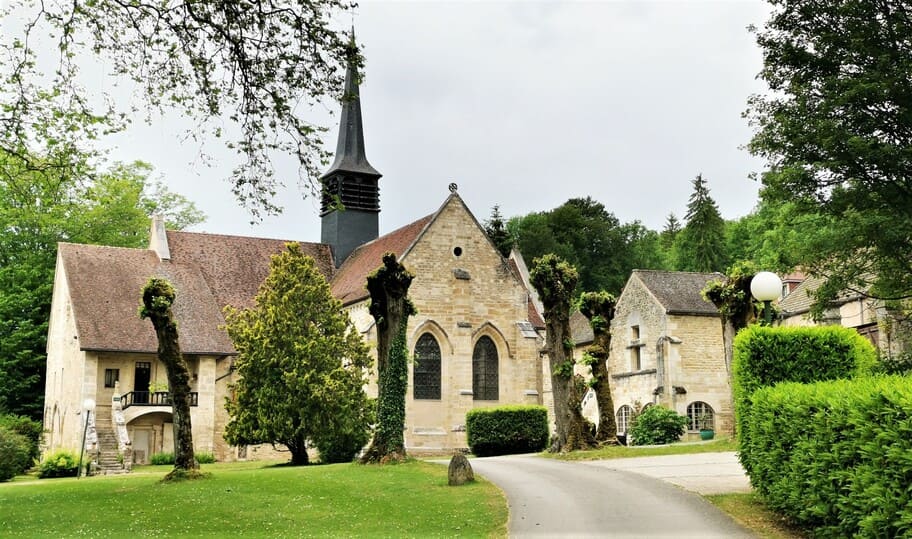 Abbaye de la Bussiere destino romantico na Borgonha