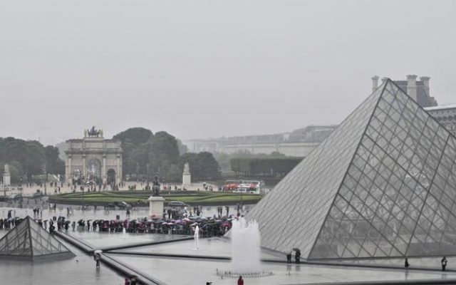 Séries para viajar Louvre, Paris