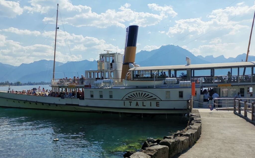 Barco Belle Époque que faz o trajeto Montreux ao Castelo de Chillon