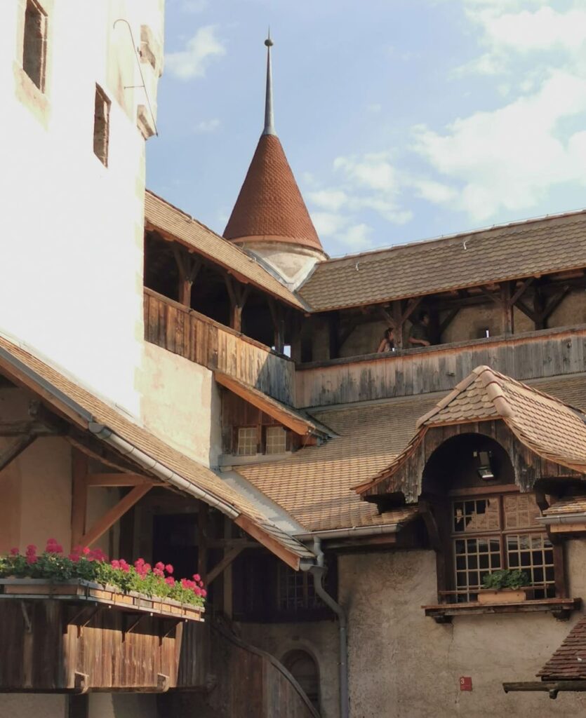 interior do Castelo de Chillon no verão
