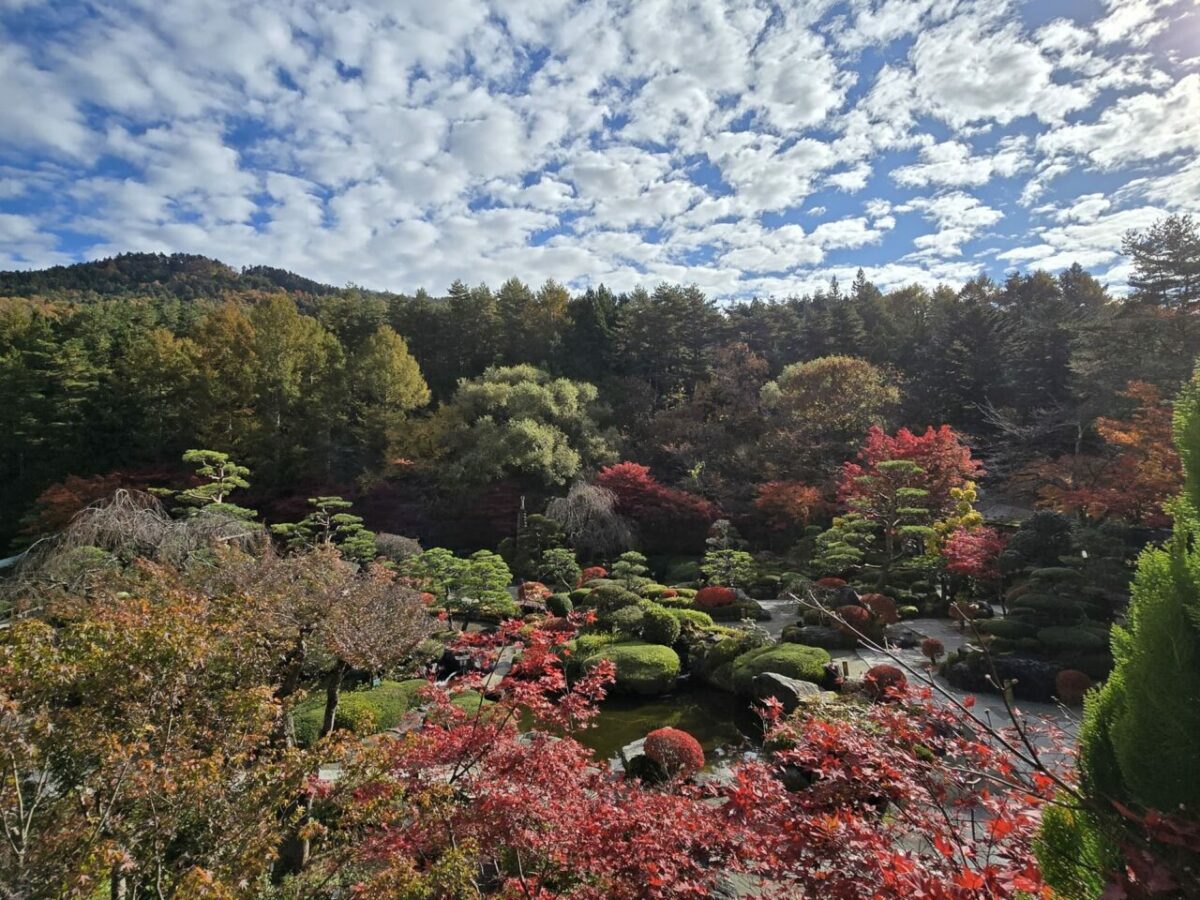 exemplo de um dos jardins japoneses no outono, em Yamanashi