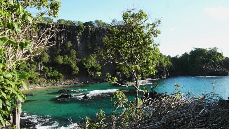 Fernando de Noronha e sua água turquesa