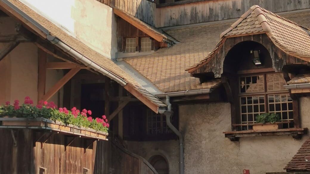 interior do Castelo de Chillon no verão